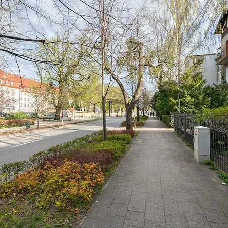 Zabytkowa Kamienica Przy Plazy By Northside Sopot